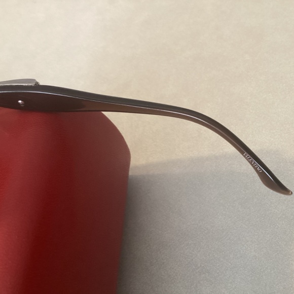 Sunglasses - Picture 2 of 6